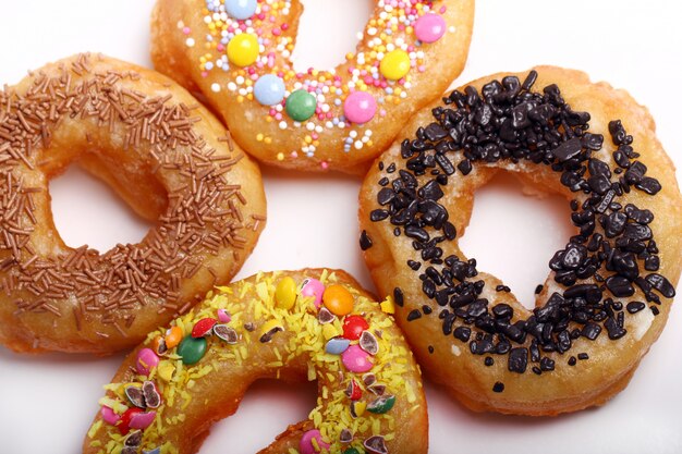 Leckere bunte Donuts