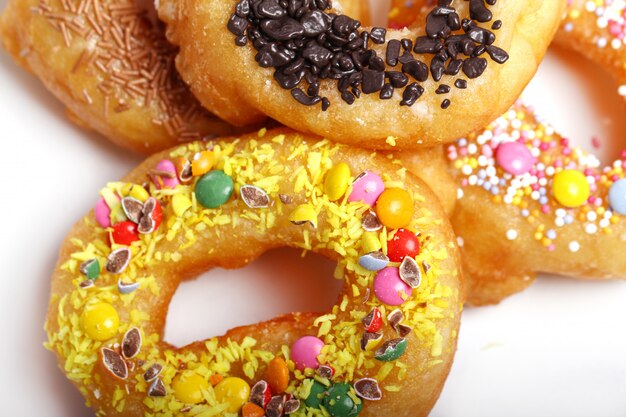 Leckere bunte Donuts