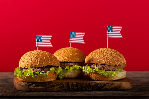 Kostenloses Foto leckere burger für den us labor day