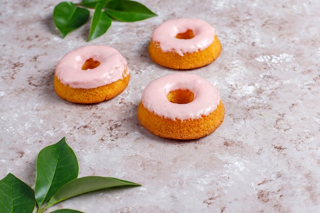 Leckere einfache Donuts, Draufsicht