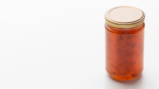 Kostenloses Foto leckere marmelade mit glas und kopierraum
