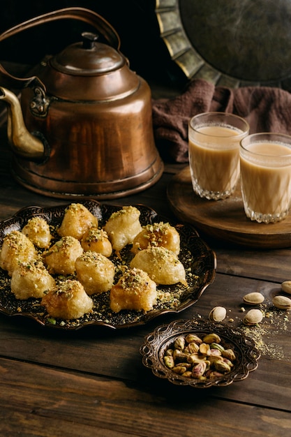 Kostenloses Foto leckere pakistanische mahlzeit hohen winkel