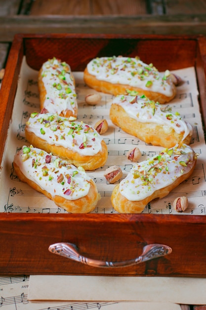 Leckere Pistazien-Eclairs