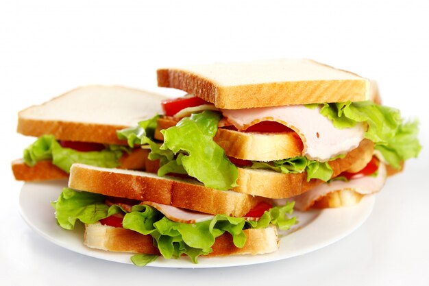 Leckere Sandwiches auf dem Teller