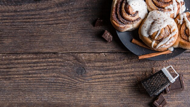 Leckere Zimtschnecken mit Kopierraum