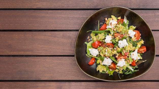 Leckerer gesunder Salat mit Platz zum Kopieren