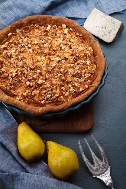 Leckerer kuchen auf teller.