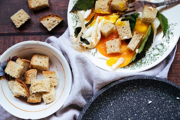 Kostenloses Foto leckeres eifrühstück der draufsicht