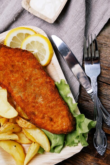 Leckeres Fischfilet mit Pommes Frites