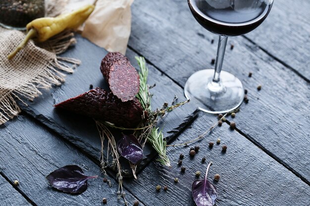 Leckeres Fleisch mit Zutaten