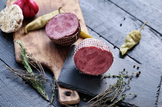 Leckeres Fleisch mit Zutaten