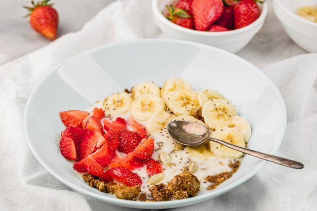 Leckeres Frühstück zum Servieren bereit