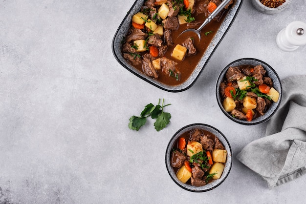 Leckeres Gulasch fertig zum Abendessen