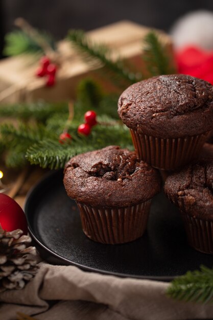 Leckeres hausgemachtes Dessert zur Feier der Weihnachtszeit