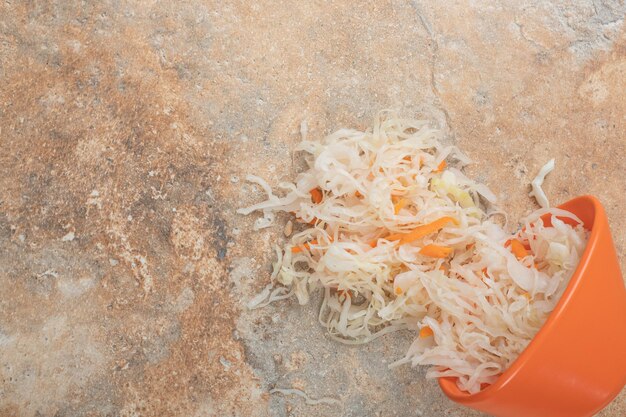 Leckeres hausgemachtes Sauerkraut aus Orangenschale