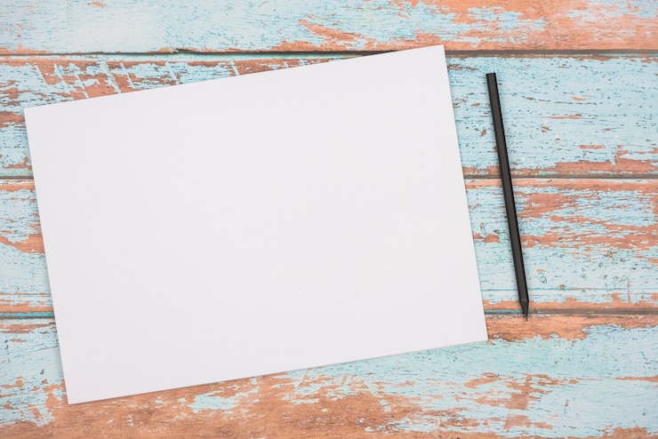 Kostenlose Foto leeres papier und bürsten