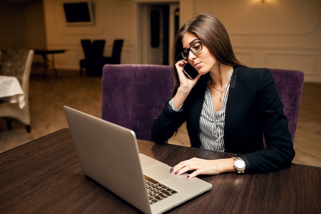 Lehrer Internet Laptop Business Portrait