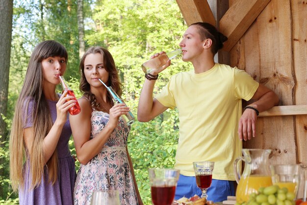 Leute auf dem Picknick