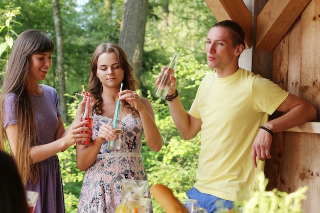 Leute auf dem Picknick