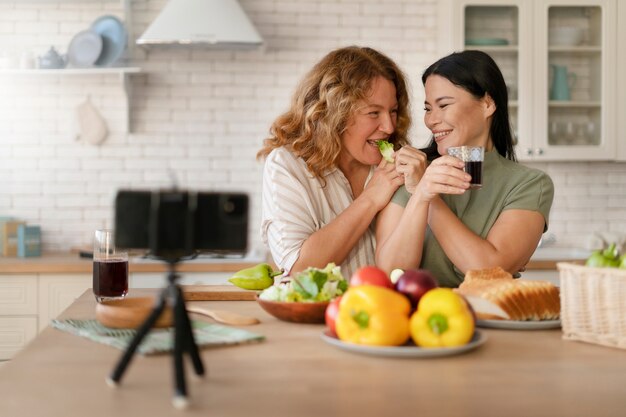 Lgtbiq-Familie genießt das gemeinsame Leben