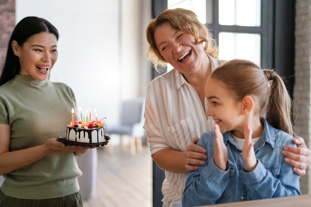 Kostenloses Foto lgtbiq-familie genießt das gemeinsame leben