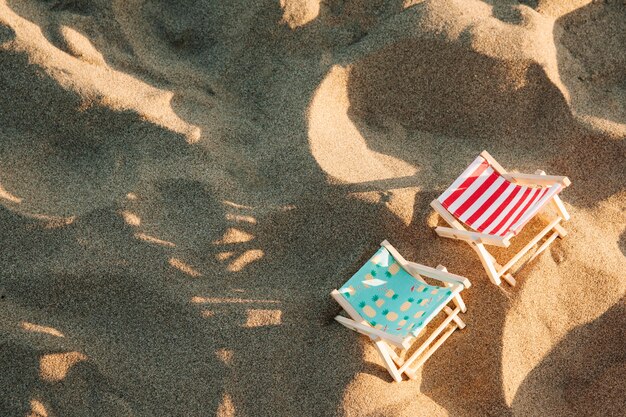 Liegestühle am Strand