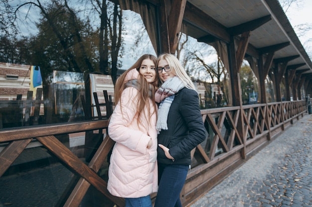 Lifestyle Straße moderne Frauen hübsch