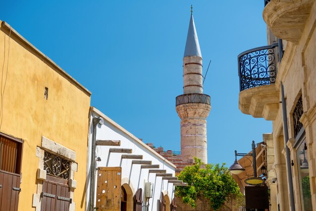 Limassol Altstadt. Straße führt zur Großen Moschee (Cami Kebir). Limassol, Zypern
