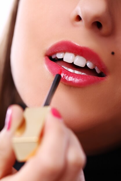 Lippen mit Lippenstift