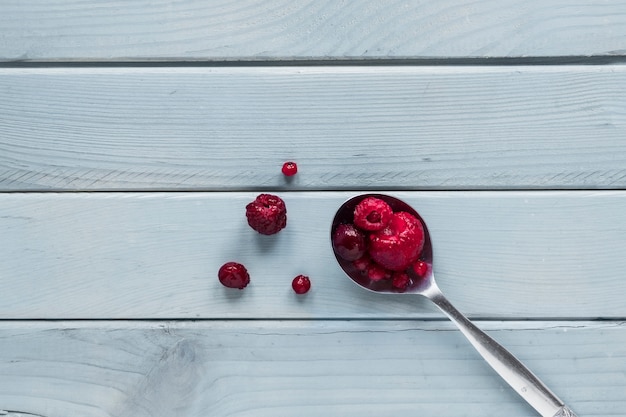 Kostenloses Foto löffel mit beeren