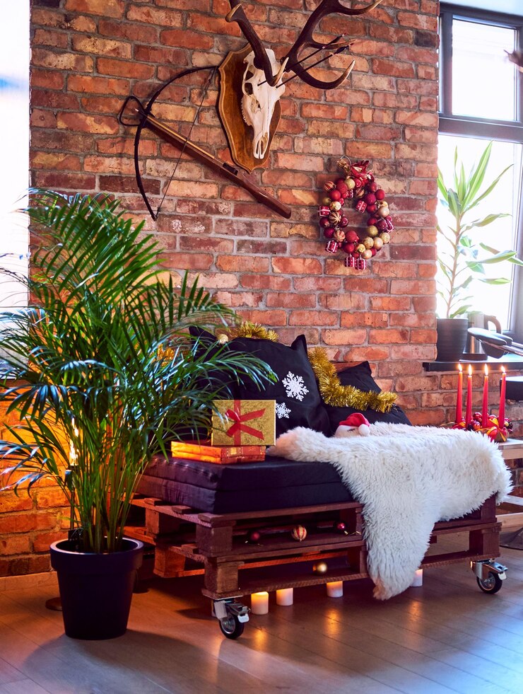Kostenlose Foto loft-innenraum mit weihnachtsdekoration.