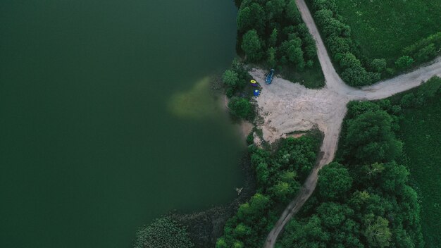 Luftaufnahme des Sees