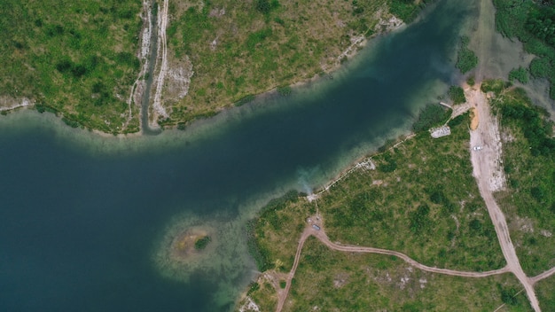 Luftaufnahme des Sees