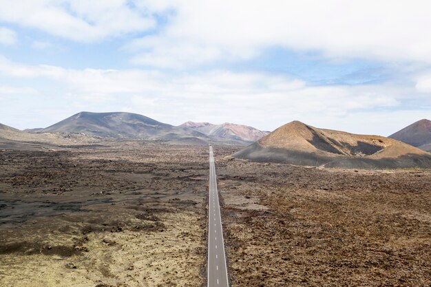 Luftbild der geraden Straße