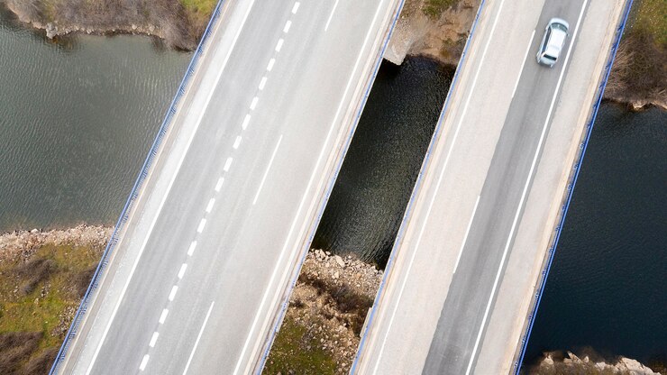 Kostenlose Foto luftbildtransportkonzept mit brücken