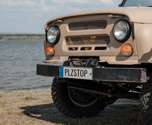 Lustiges Nummernschild am Fahrzeug