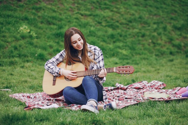 Mädchen mit einer Gitarre