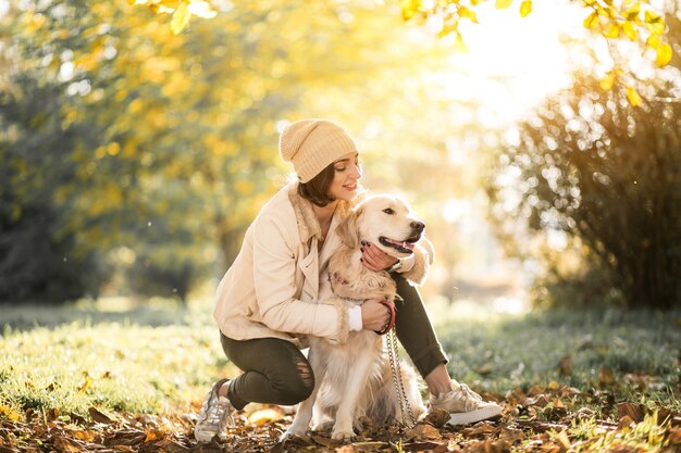 Mädchen mit Hund