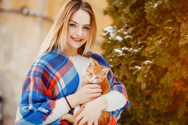 Mädchen mit Katze