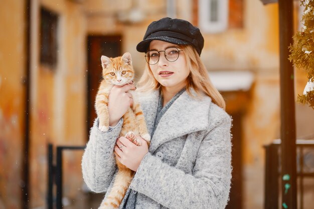 Mädchen mit Katze