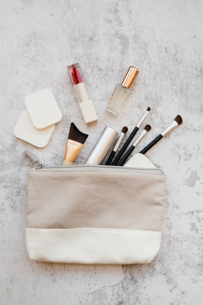 Make-up-Tools in einem Fall