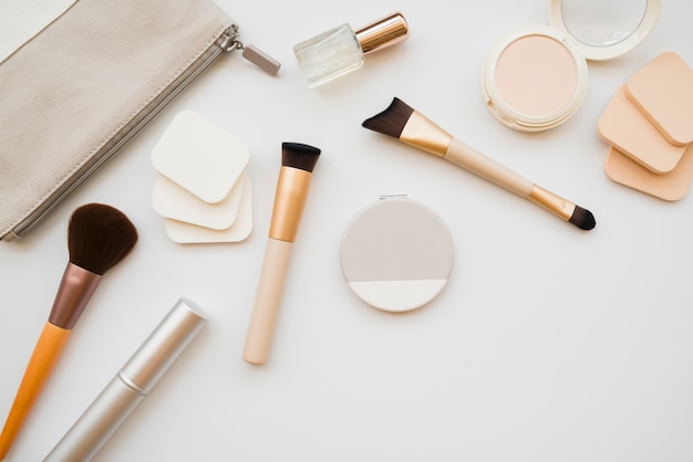 Make-up-Tools in einem Fall