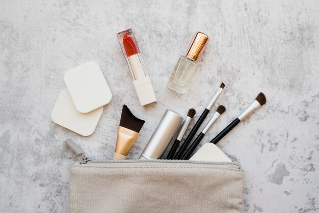 Make-up-Tools in einem Fall