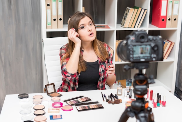 Kostenloses Foto make up vlogger