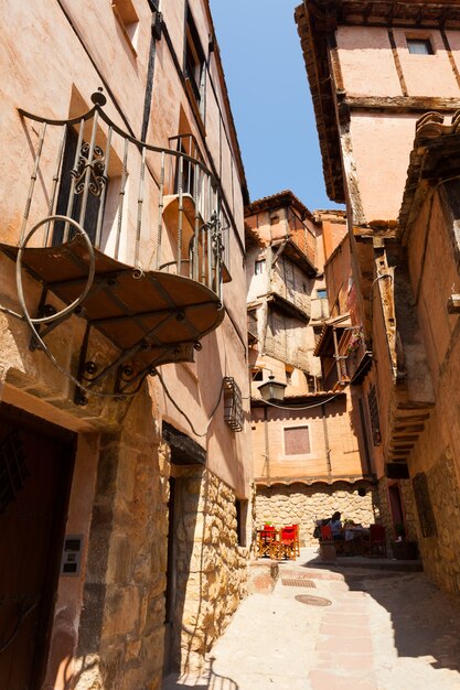 malerische Häuser der alten spanischen Stadt