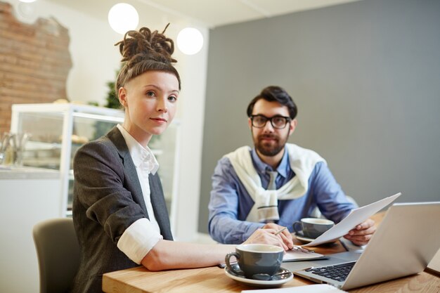 Manager im Café