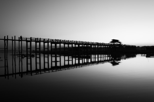 Mandalay See in Schwarz-Weiß