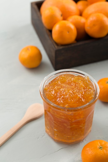 Mandarine und Orange hausgemachte köstliche Marmelade hohe Ansicht