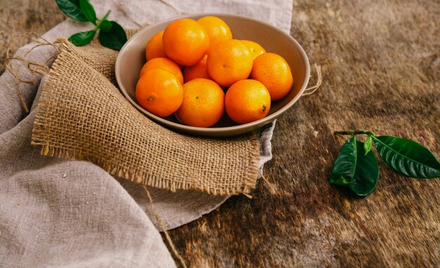 Mandarinen auf dem Tisch