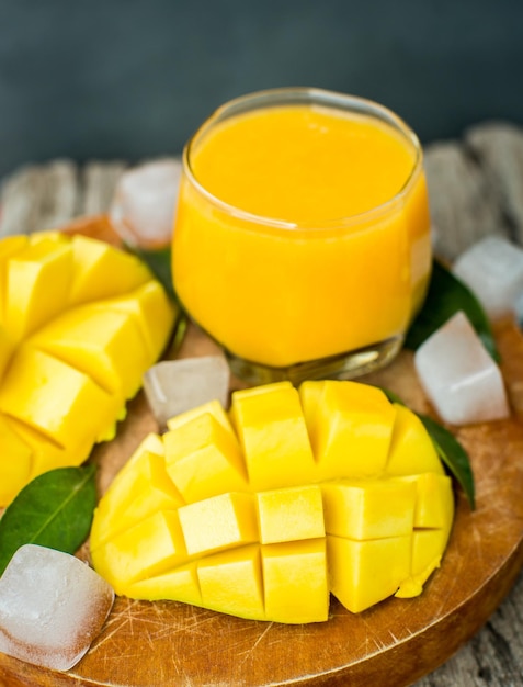 Kostenloses Foto mango-shake frische tropische frucht-smoothies